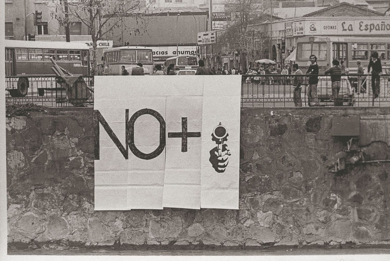 Jorge Brantmayer, NO+, 1983. Museo de la Memoria y los Derechos Humanos, Archivo CADA. Doação de Lotty Rosenfeld e Diamela Eltit, 2016, Santiago
