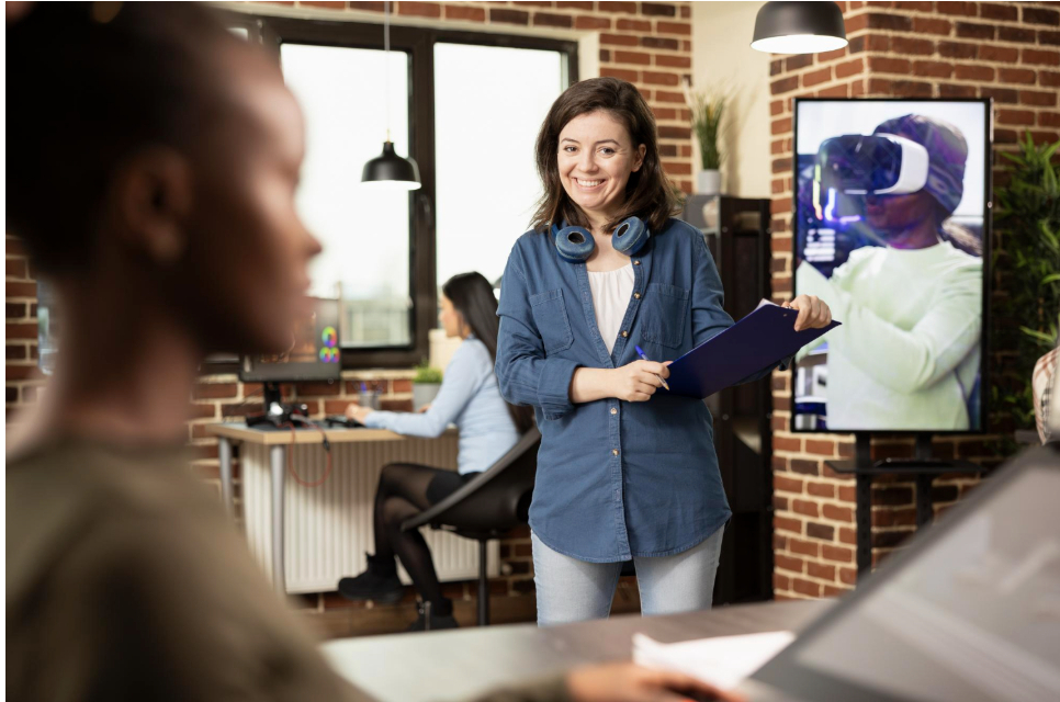 Um levantamento do Infojobs mostra que as vagas que mencionam inteligência artificial cresceram 142,8% no primeiro semestre de 2026, na comparação com o mesmo período do ano passado. Crédito: divulgação
