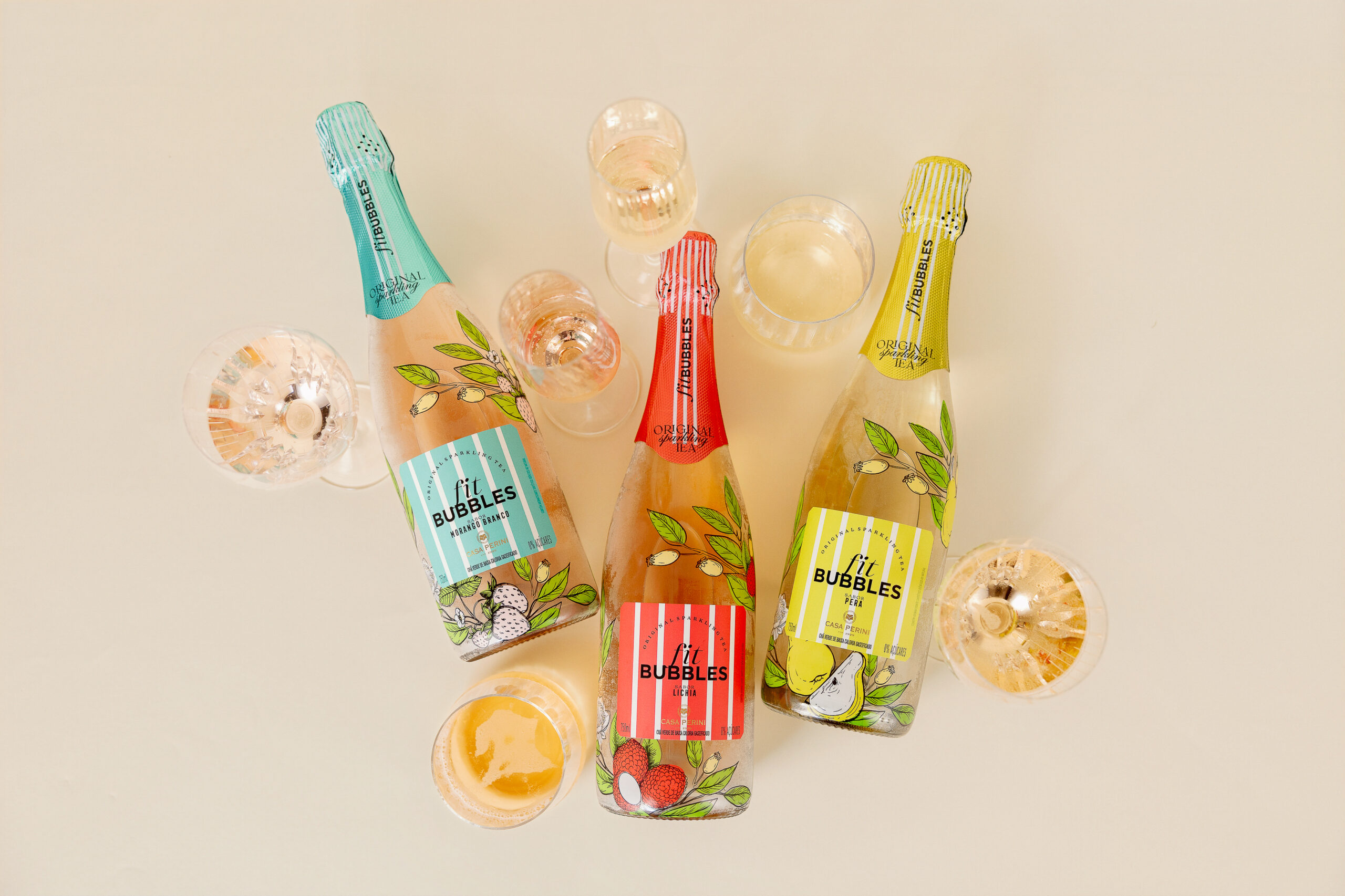 Fit Bubbles, da Casa Perini: consumidores passam a buscar alternativas para momentos de socialização e celebração sem necessariamente abrir mão do ritual associado às bebidas tradicionais. Crédito: divulgação